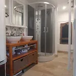 Au Passage בית נופש