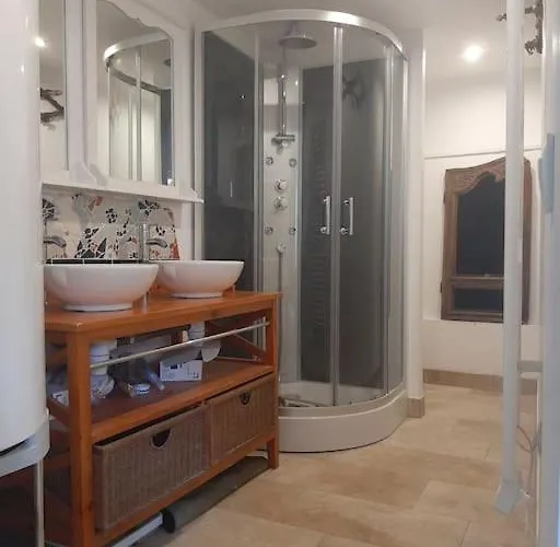 Au Passage בית נופש